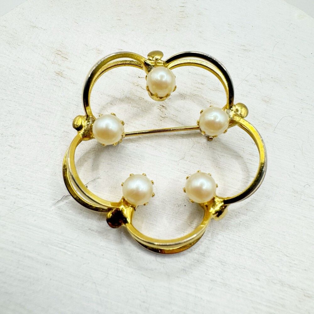 Hobe Vintage Dainty Flower Brooch With Pearls Dimensional  Spring Minimalist